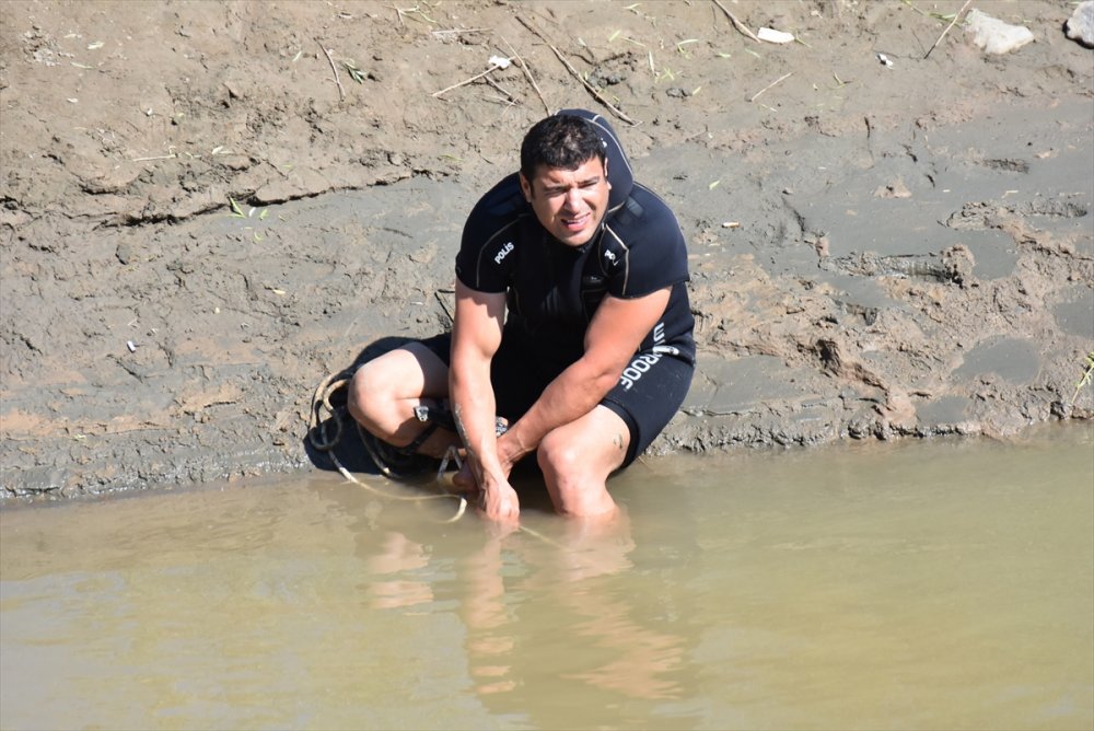 Serinlemek İçin Aras Nehrin'e Giren Gencin Cesedi Bulundu