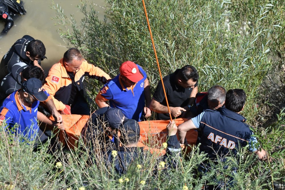 Serinlemek İçin Aras Nehrin'e Giren Gencin Cesedi Bulundu