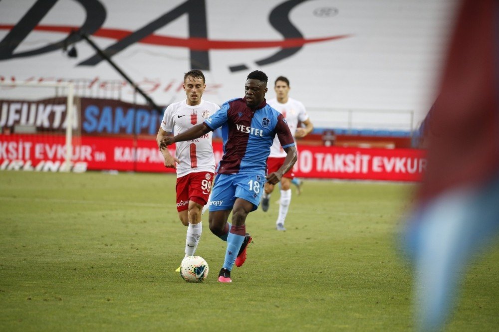 Trabzonspor'a Şampiyonluk Yolunda Darbe