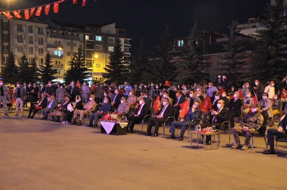 Karslılar 15 Temmuz Şehitlerini Andı