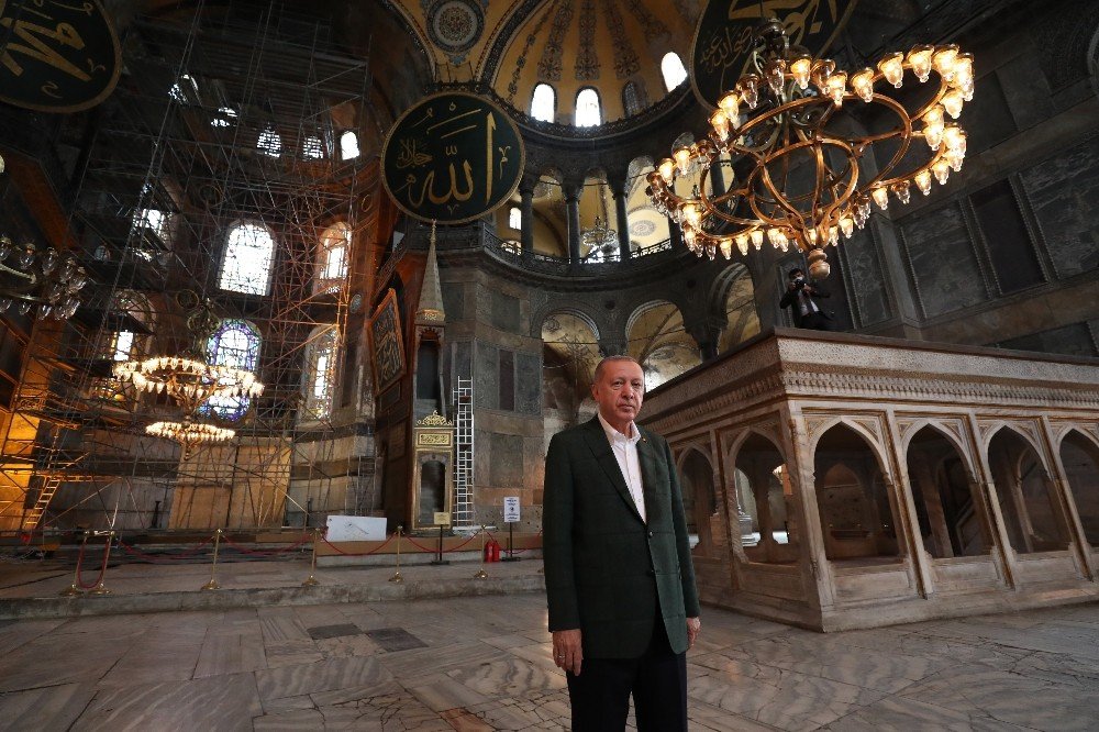 Erdoğan, Ayasofya'da İncelemelerde Bulundu