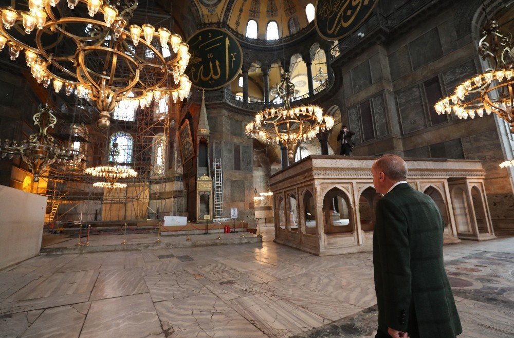 Erdoğan, Ayasofya'da İncelemelerde Bulundu