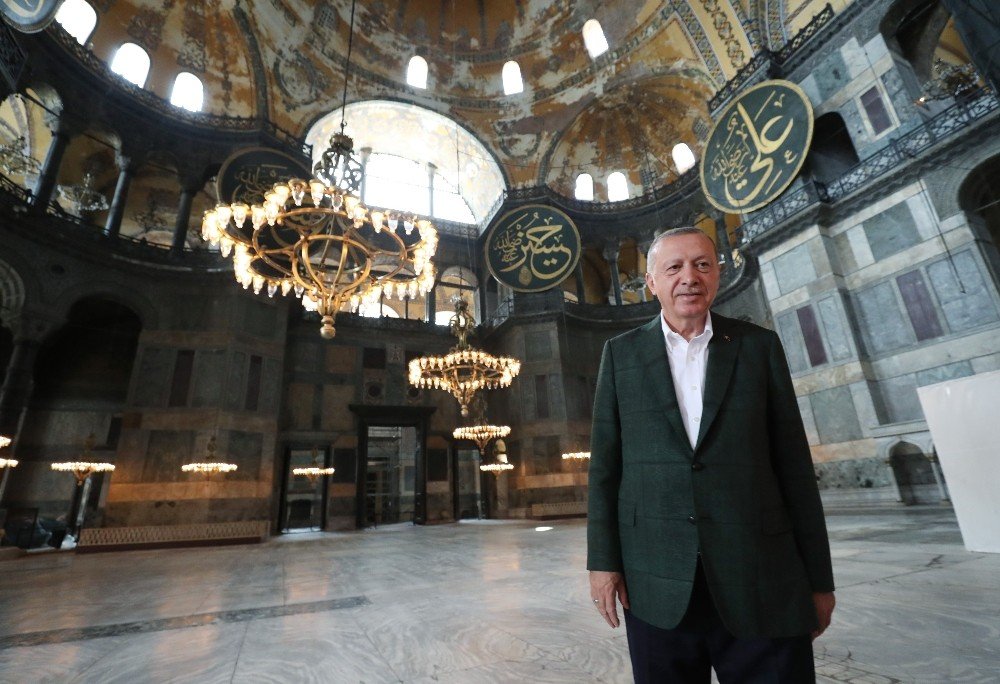 Erdoğan, Ayasofya'da İncelemelerde Bulundu