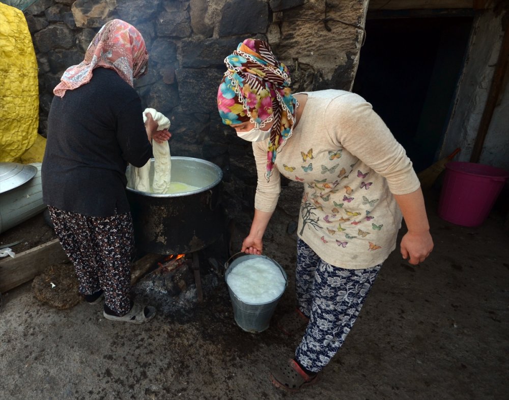 Kars'ın Asırlık Lezzeti 'Çeçil Peyniri'