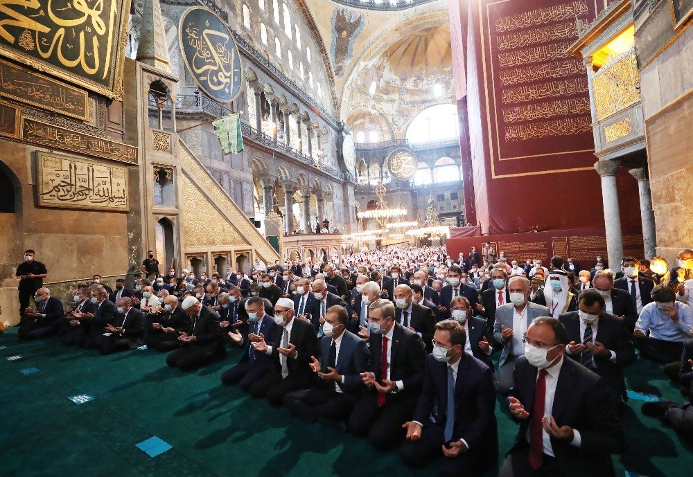 Ayasofya’da 86 Yıl Sonra İlk Namaz