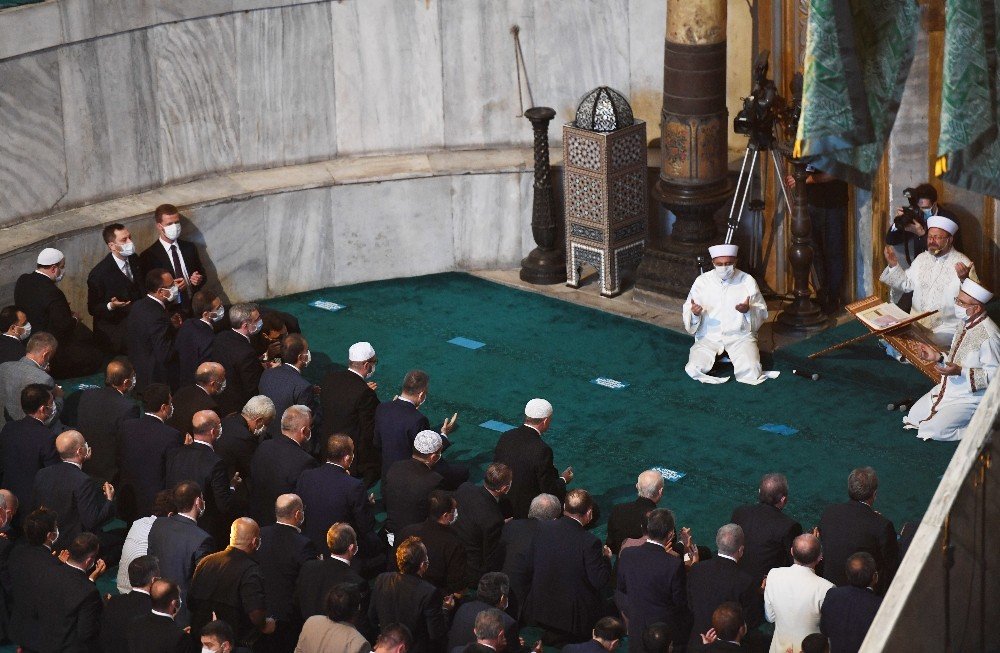 Ayasofya’da 86 Yıl Sonra İlk Namaz