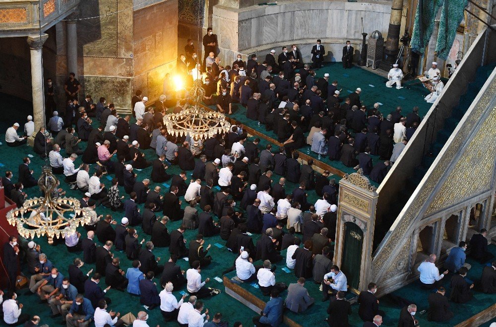 Ayasofya’da 86 Yıl Sonra İlk Namaz