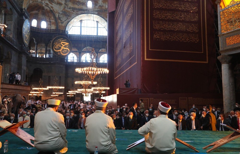 Ayasofya’da 86 Yıl Sonra İlk Namaz