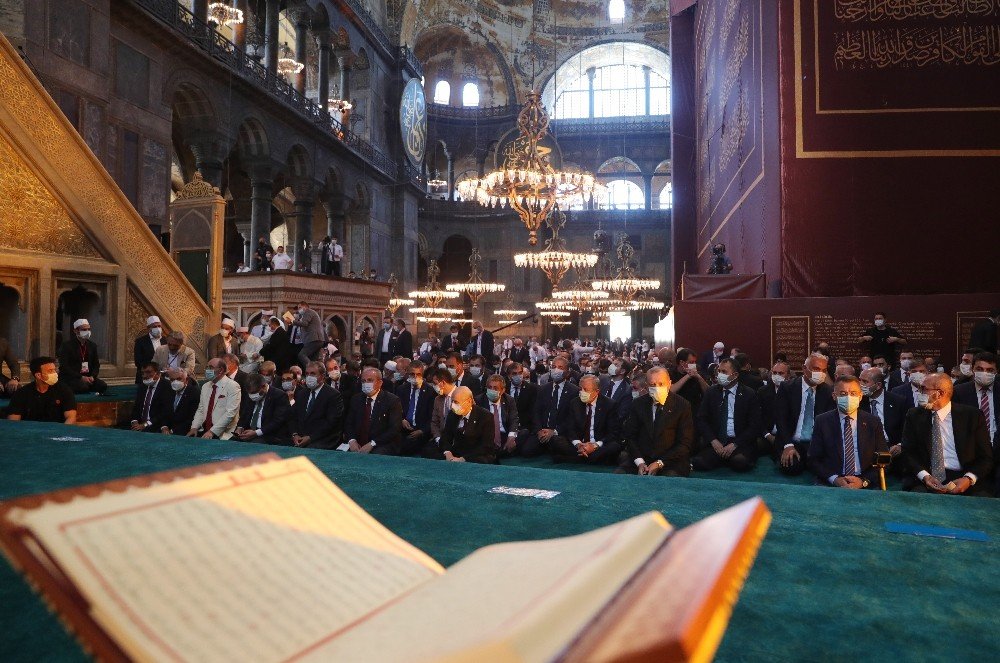 Ayasofya’da 86 Yıl Sonra İlk Namaz