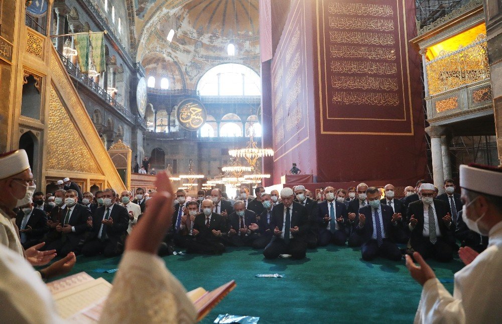 Ayasofya’da 86 Yıl Sonra İlk Namaz