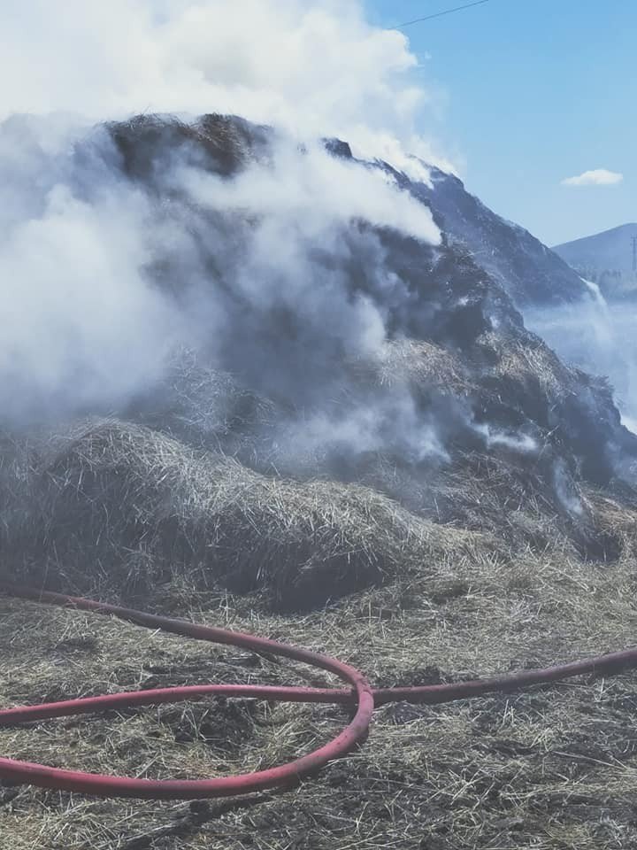 Kars'ın Halefoğlu Köyünde Ot Yangını