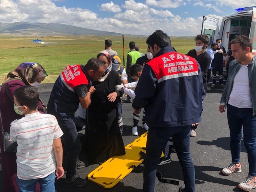 Ardahan’da Trafik Kazası: 8 Yaralı