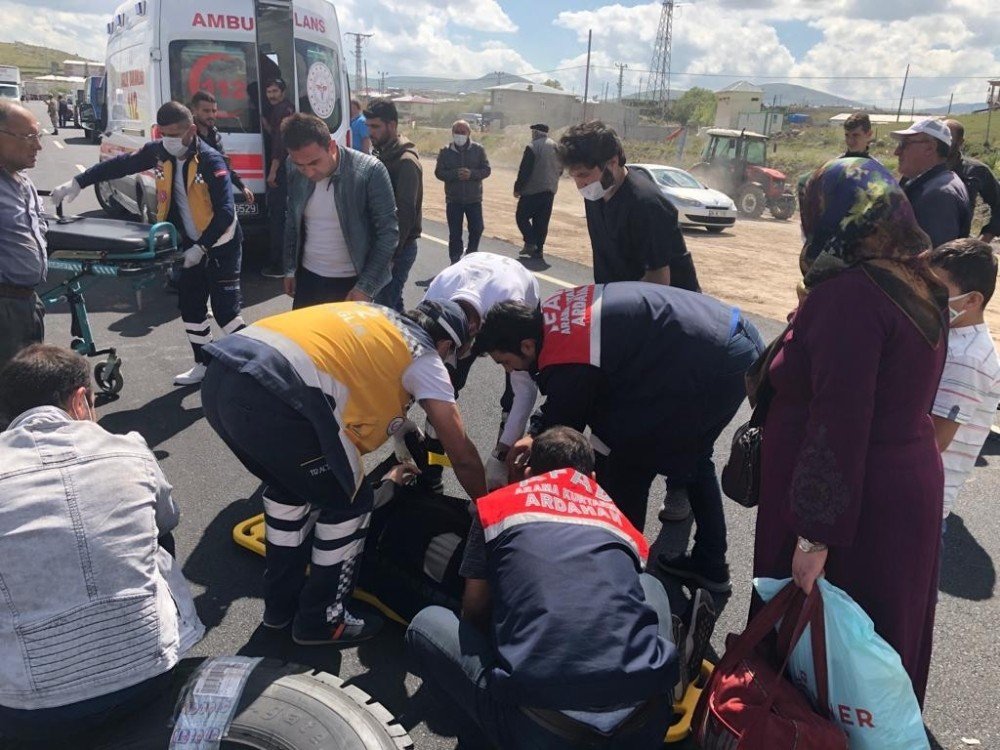 Ardahan’da Trafik Kazası: 8 Yaralı