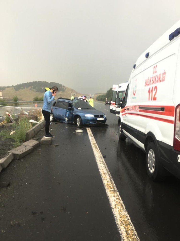 Ardahan’da Trafik Kazası: 4 Yaralı