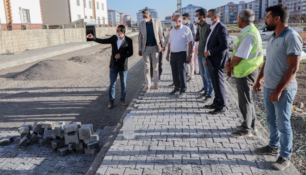 Yol ve Kaldırım Çalışmaları Devam Ediyor