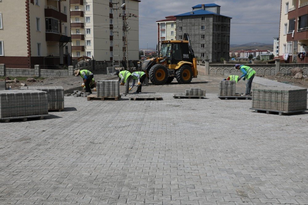 Yol ve Kaldırım Çalışmaları Devam Ediyor