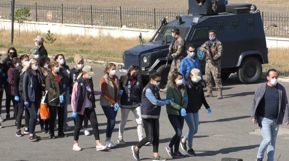 Kars’ta Gözaltına Alınan 21 Kişi Adliyeye Sevk Edildi