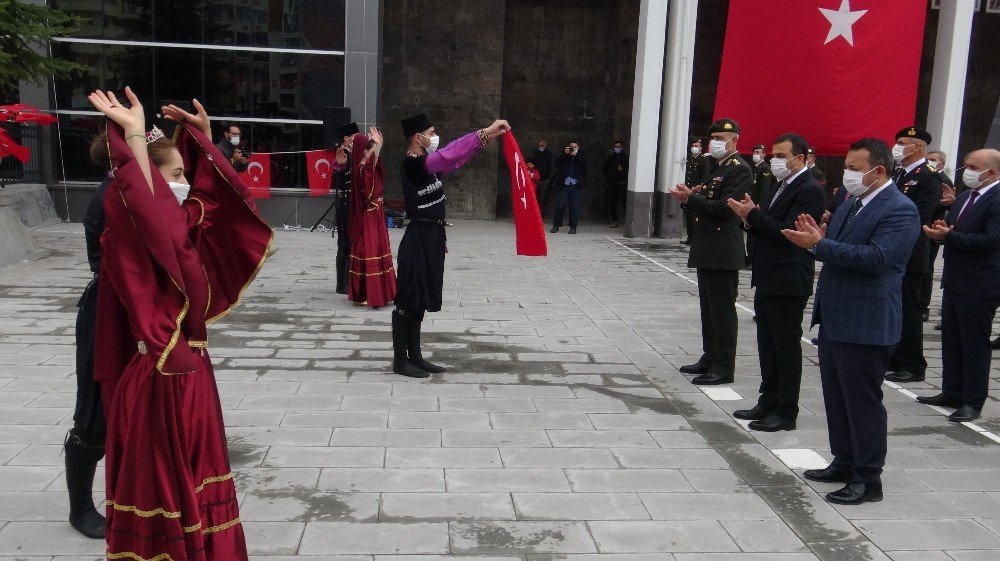 Atatürk’ün Kars’a Gelişinin 96. Yılında Törenle Kutlandı