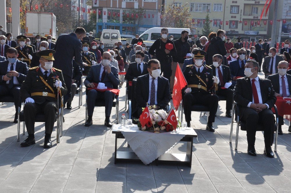 Kars’ta Cumhuriyet Bayramı Törenle Kutlandı