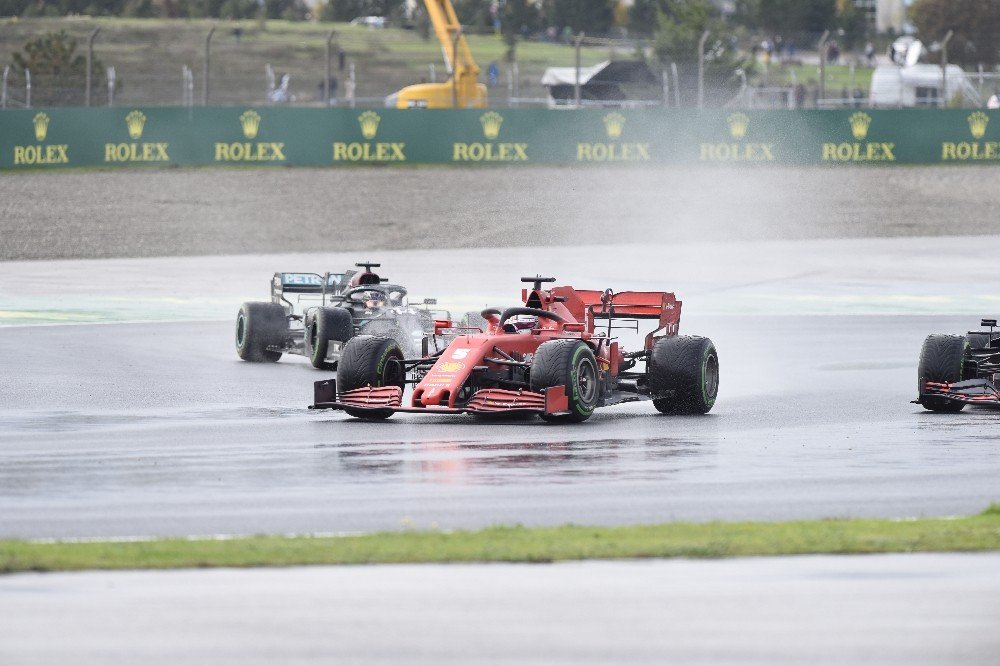 F1 İstanbul Yarışını Lewis Hamilton Kazandı