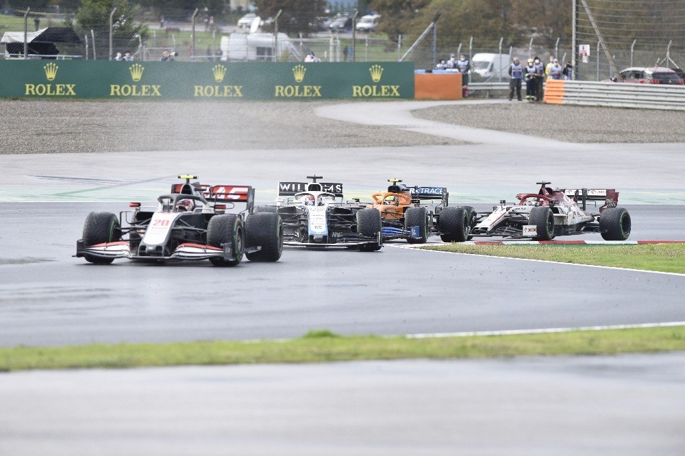 F1 İstanbul Yarışını Lewis Hamilton Kazandı