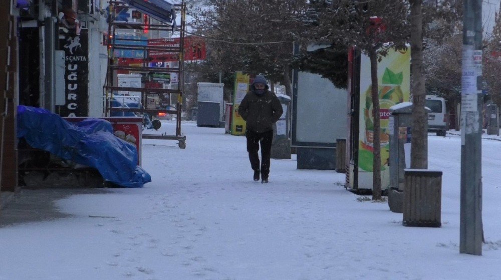 Kars ve Bölge Beyaza Büründü