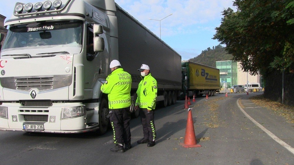 Sarp'ta TIR Geçişinde Rekor Kırıldı