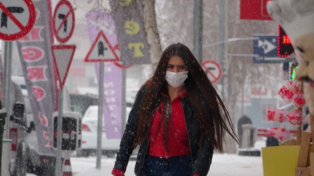 Ardahan'da Yoğun Kar Yağışı