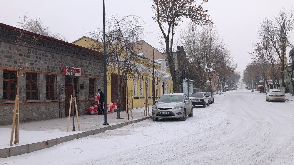 Kars’ta Kar Yağışı Etkili Oluyor