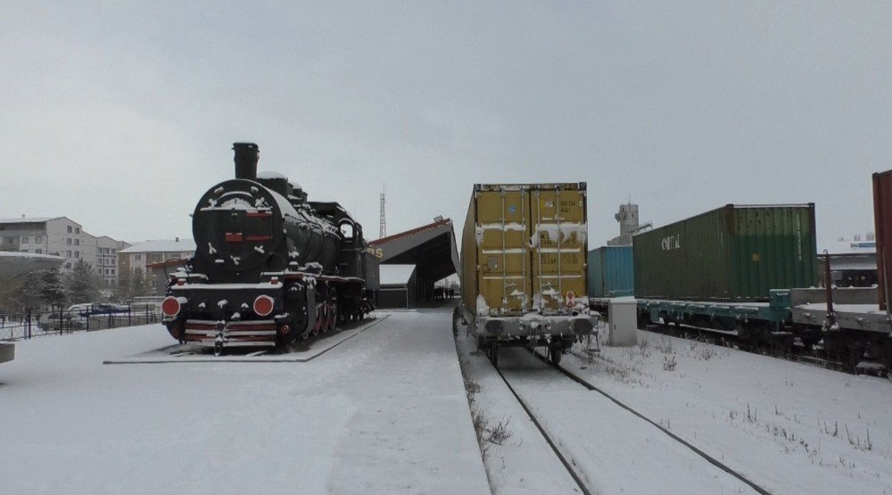 Türkiye’den Çin’e Gidecek İkinci İhracat Treni Kars’ta