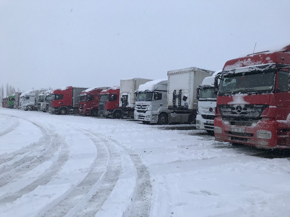Iğdır | Doğubayazıt Yolu TIR Trafiğine Kapatıldı