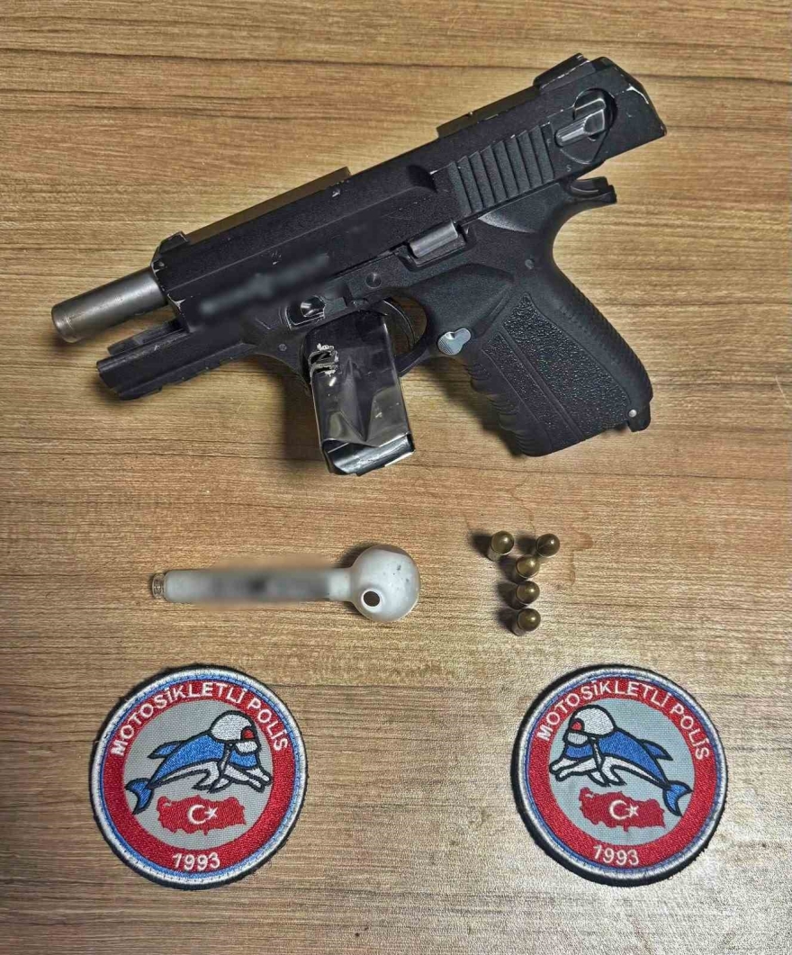 Hapis Cezasıyla Aranan 20 Kişi Yakalandı