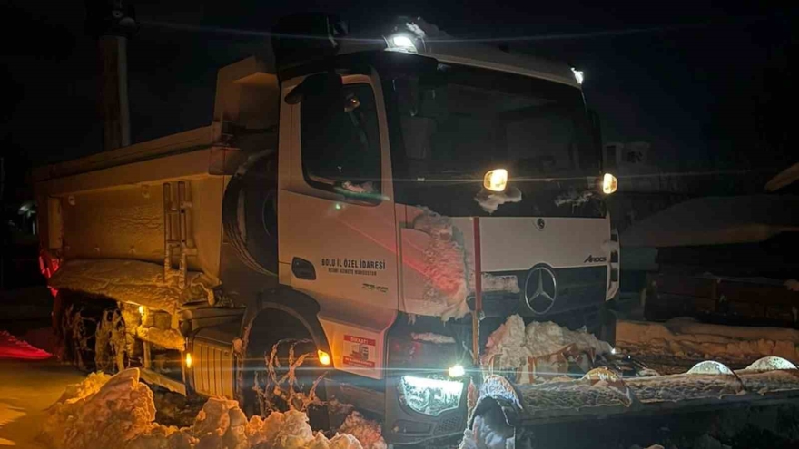 Bolu’da Kardan Kapanan 191 Köy Yolu Ulaşıma Açıldı