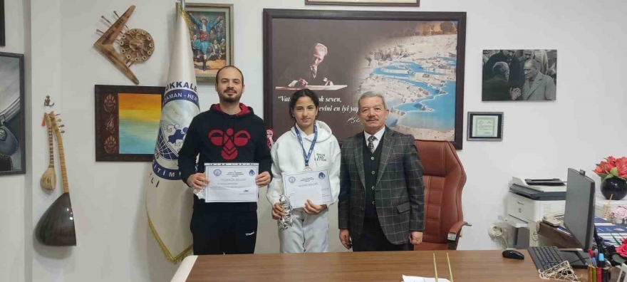 Denizlili Eskrim Sporcusundan Gururlandıran Başarı