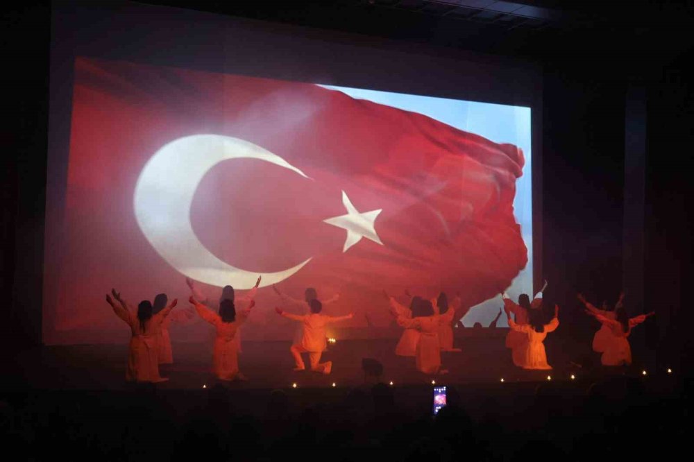 Duygulandıran Performans.. 'Harman Yeri 1915' Erzurum’da Sahnelendi