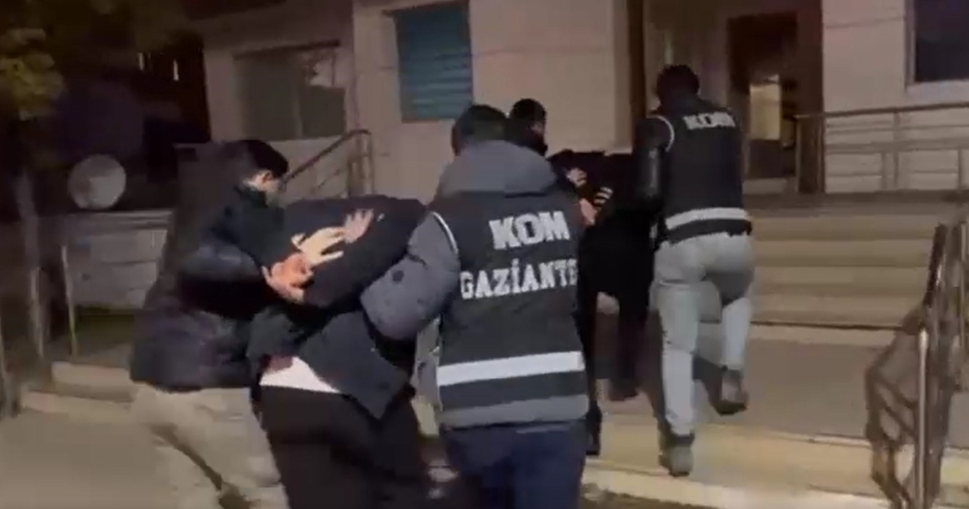 Gaziantep’te Kaçak Silahları Toprağa Gömen 2 Şüpheli Tutuklandı