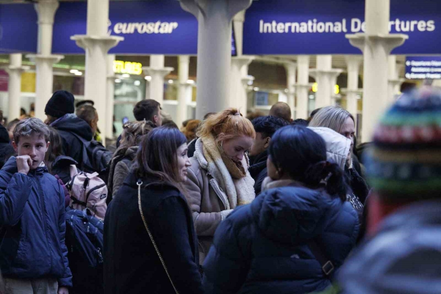 Manş Tüneli’nde Elektrik Arızası: Londra İle Avrupa Arasındaki Tren Seferleri İptal