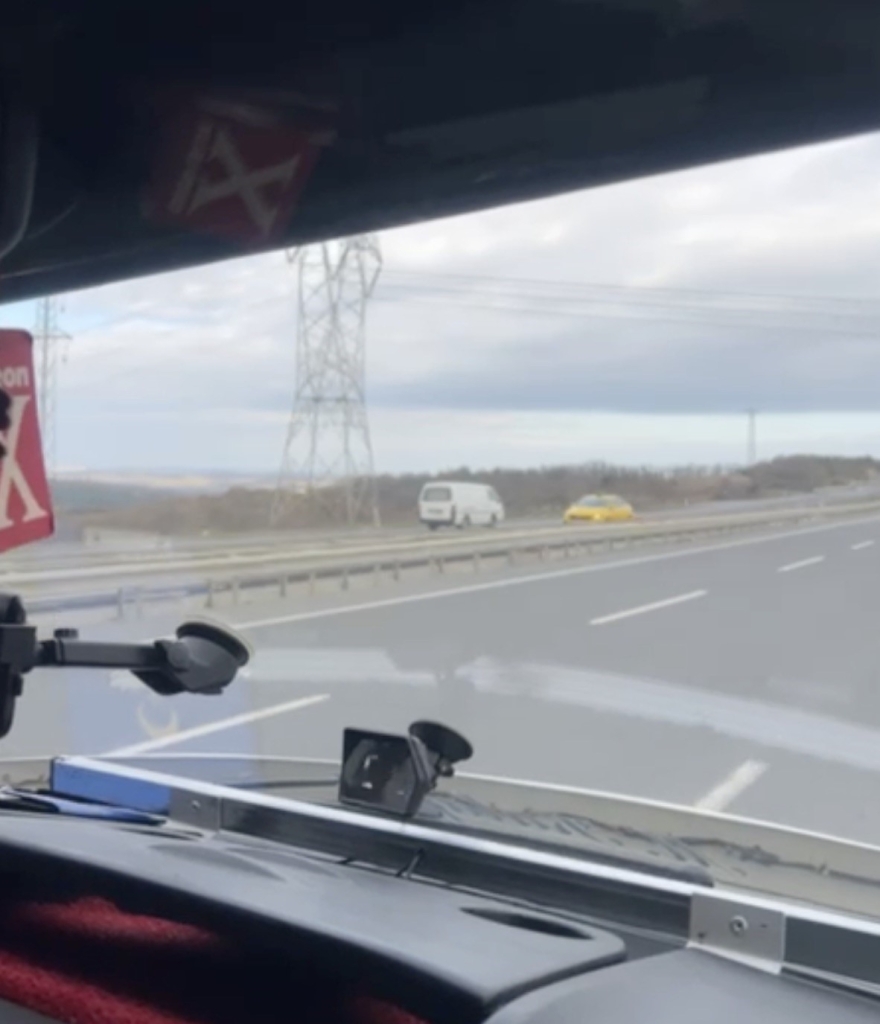 İ̇stanbul Havalimanı Yolunda Ters Yönde Giden Araç Kamerada