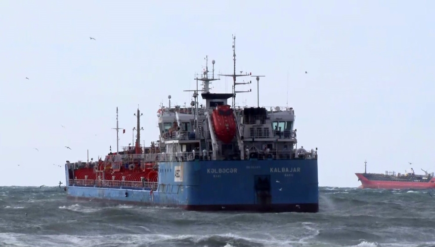 İ̇stanbul’da İki Tanker Acil Durum Çağrısında Bulundu, Gemiler Havadan Görüntülendi