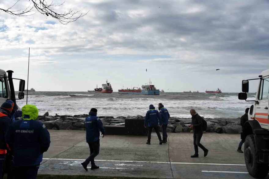 Ulaştırma Ve Alt Yapı Bakanlığından İ̇stanbul’da Birbirine Temas Eden 2 Tanker Gemi Açıklaması