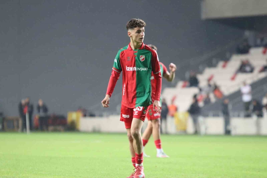 Karşıyakalı Adem Yeşilyurt’a Milli Davet