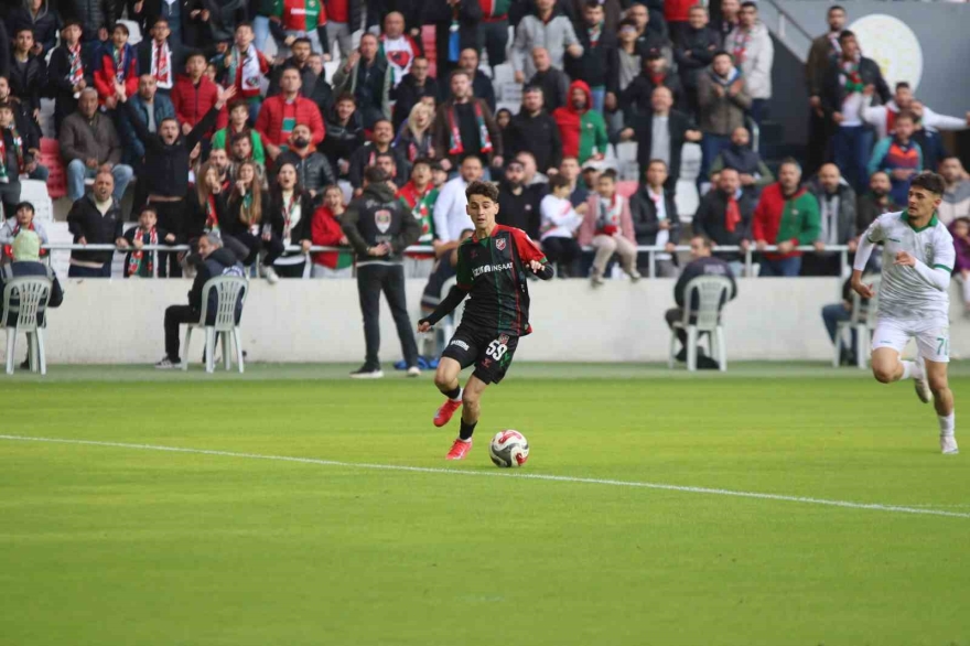 Karşıyakalı Adem Yeşilyurt’a Milli Davet