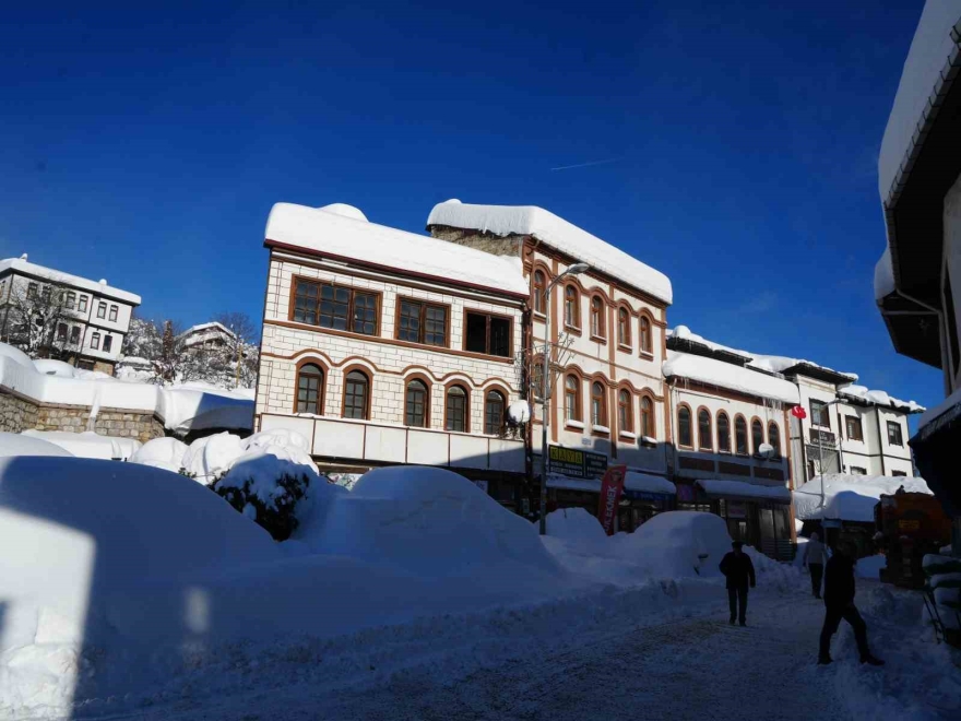 İ̇lçeler Kara Gömüldü, Ortaya Çıkan Manzara Şaşırttı