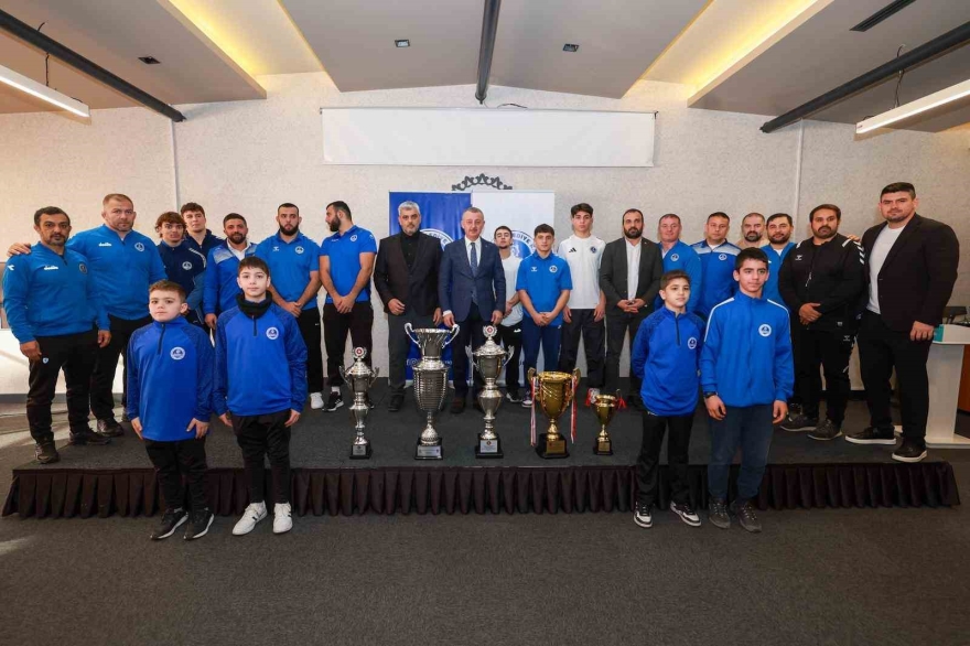 Kağıtspor Kulübü 2025 Yılını 317 Madalya İle Tamamladı