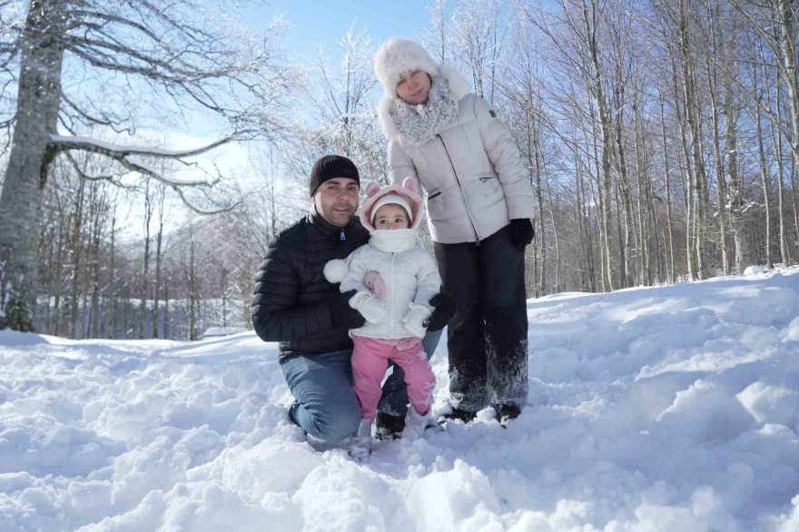 Hem Teleferiğe Bindiler Hem De Bembeyaz Örtü Üstünde Kar Topu Savaşı Yaptılar