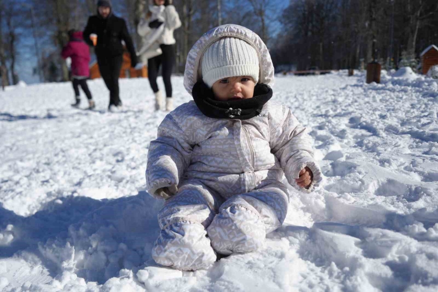 Hem Teleferiğe Bindiler Hem De Bembeyaz Örtü Üstünde Kar Topu Savaşı Yaptılar