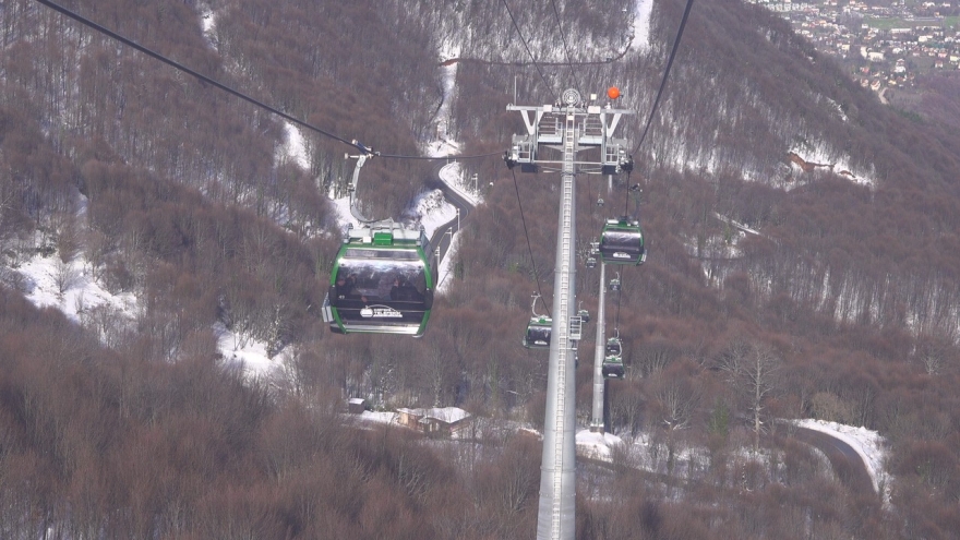 Hem Teleferiğe Bindiler Hem De Bembeyaz Örtü Üstünde Kar Topu Savaşı Yaptılar