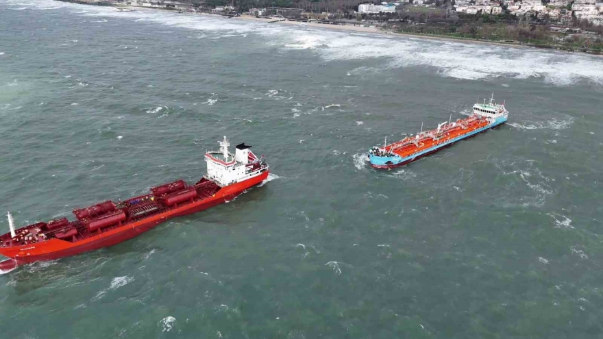 Ulaştırma Ve Alt Yapı Bakanlığından İ̇stanbul’da Birbirine Temas Eden 2 Tanker Gemi Açıklaması