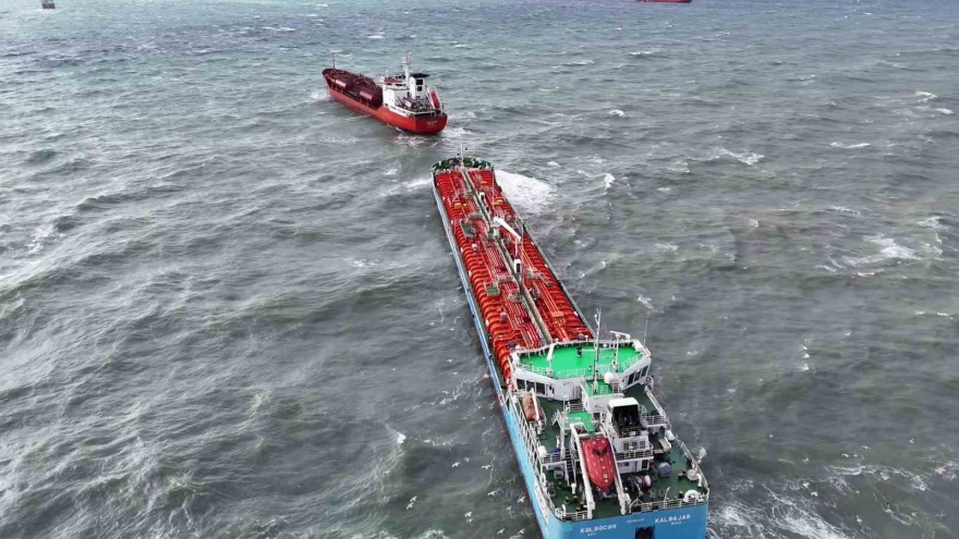 Ulaştırma Ve Alt Yapı Bakanlığından İ̇stanbul’da Birbirine Temas Eden 2 Tanker Gemi Açıklaması