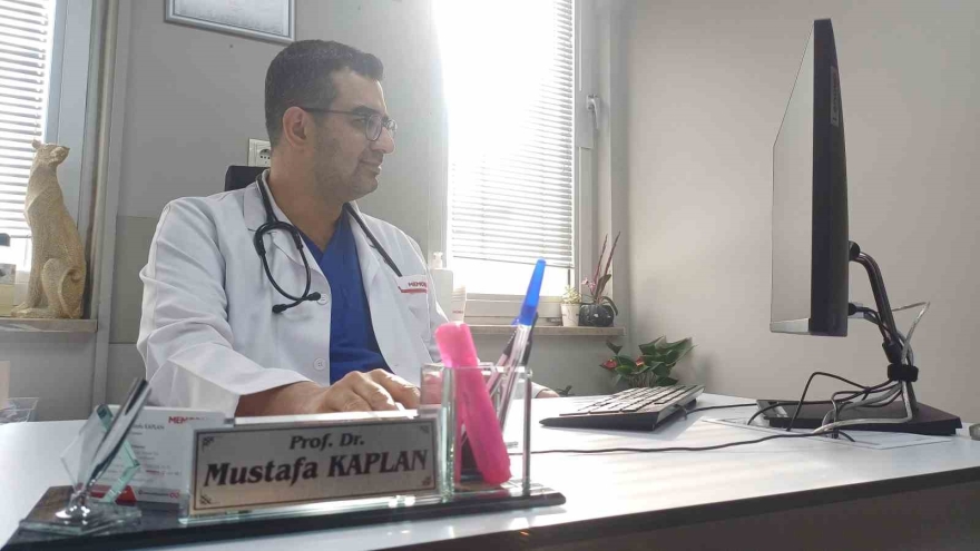 Yılbaşında Beslenme Tavsiyeleri: Ağır Yemeklere Dikkat